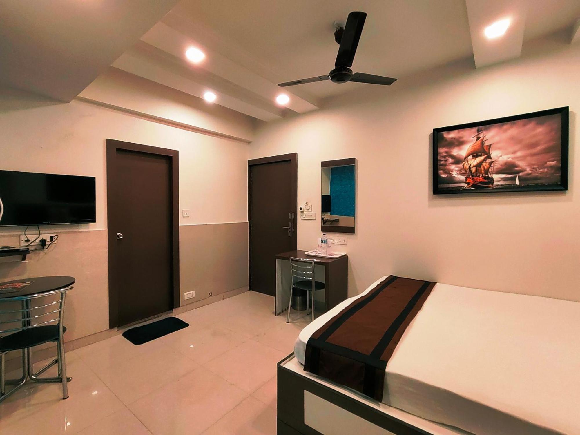 Hotel Steam Колката Екстериор снимка